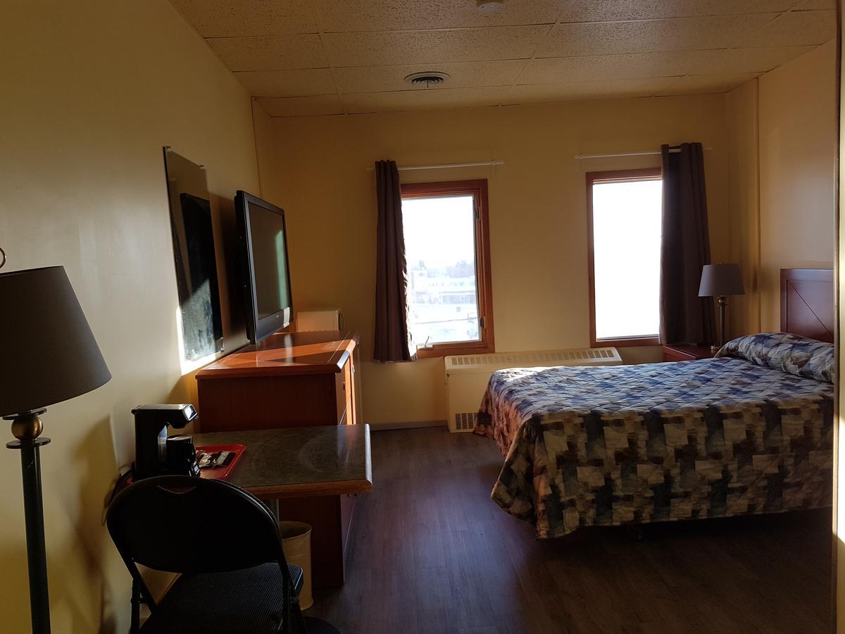 Beaver Hotel North Battleford Exterior photo